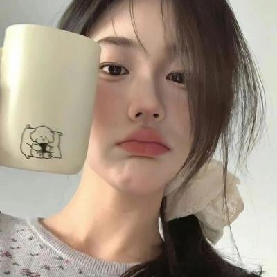 腰间持枪